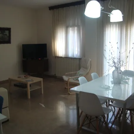 Zoes Polichni Apartment *