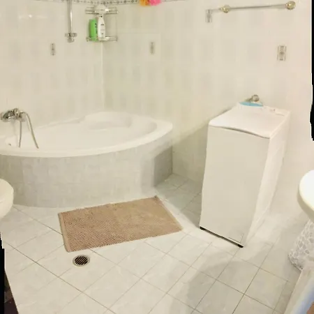 Zoes Polichni Apartment *