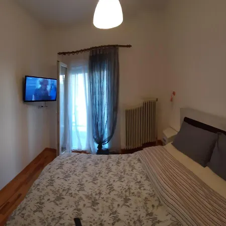 Zoes Polichni Apartment *