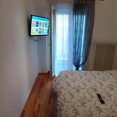 Zoes Polichni Apartment *