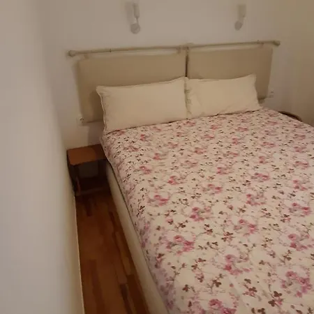 Apartment Zoes Polichni